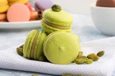 Макаронс фисташка-малина