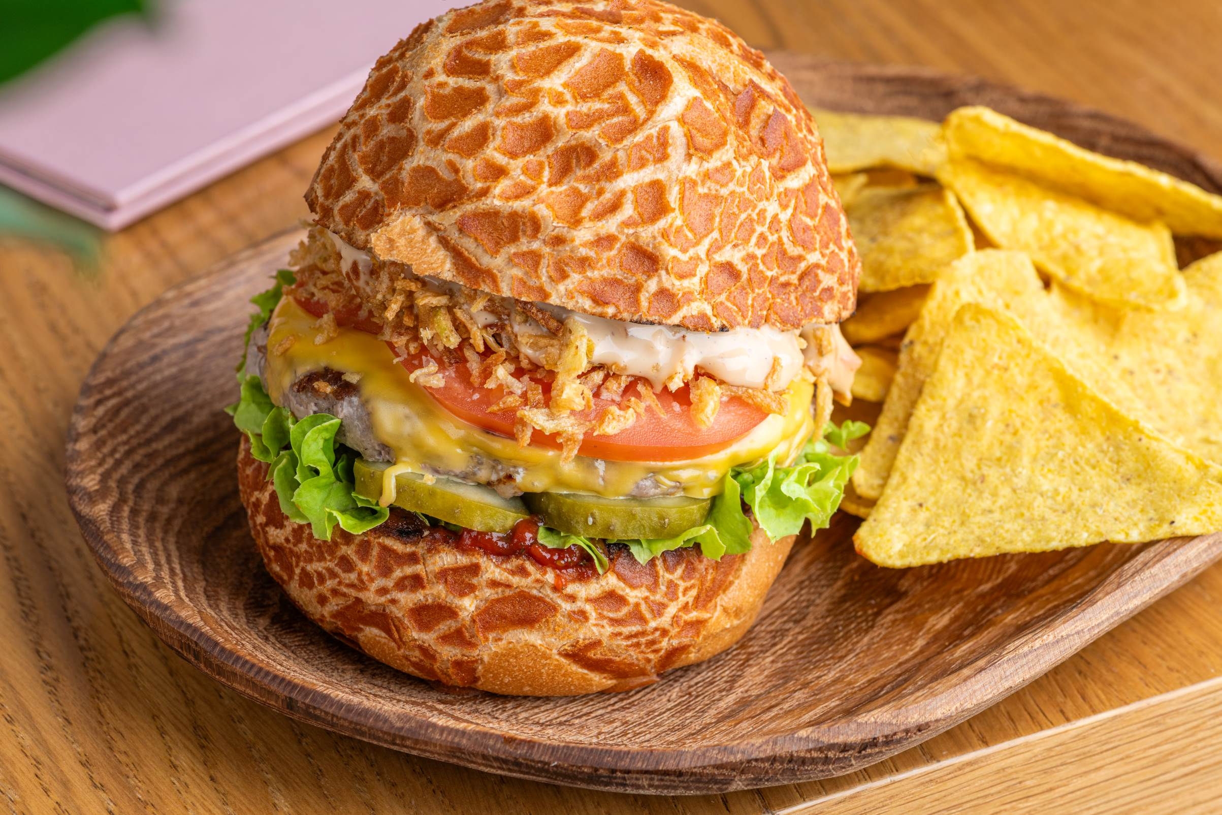 Бургер Клод с котлетой из отборной говядины