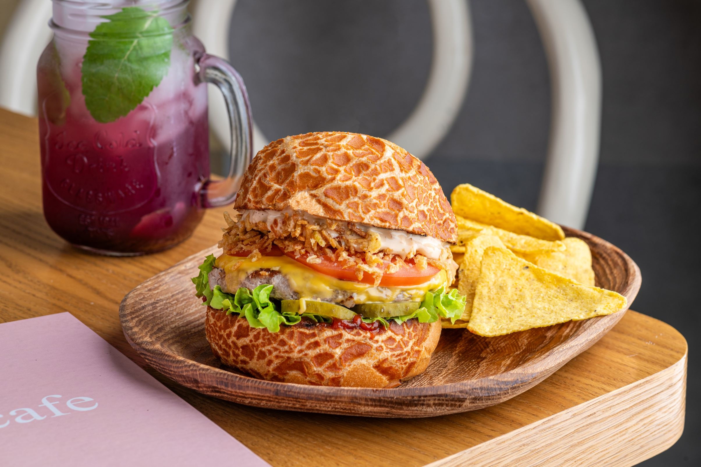 Бургер Клод  с котлетой из фермерского ципленка