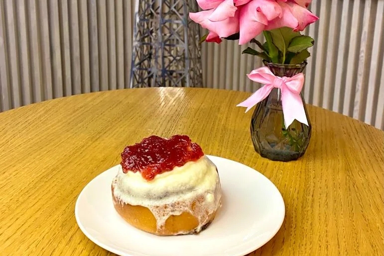 Тэобон с клубникой 